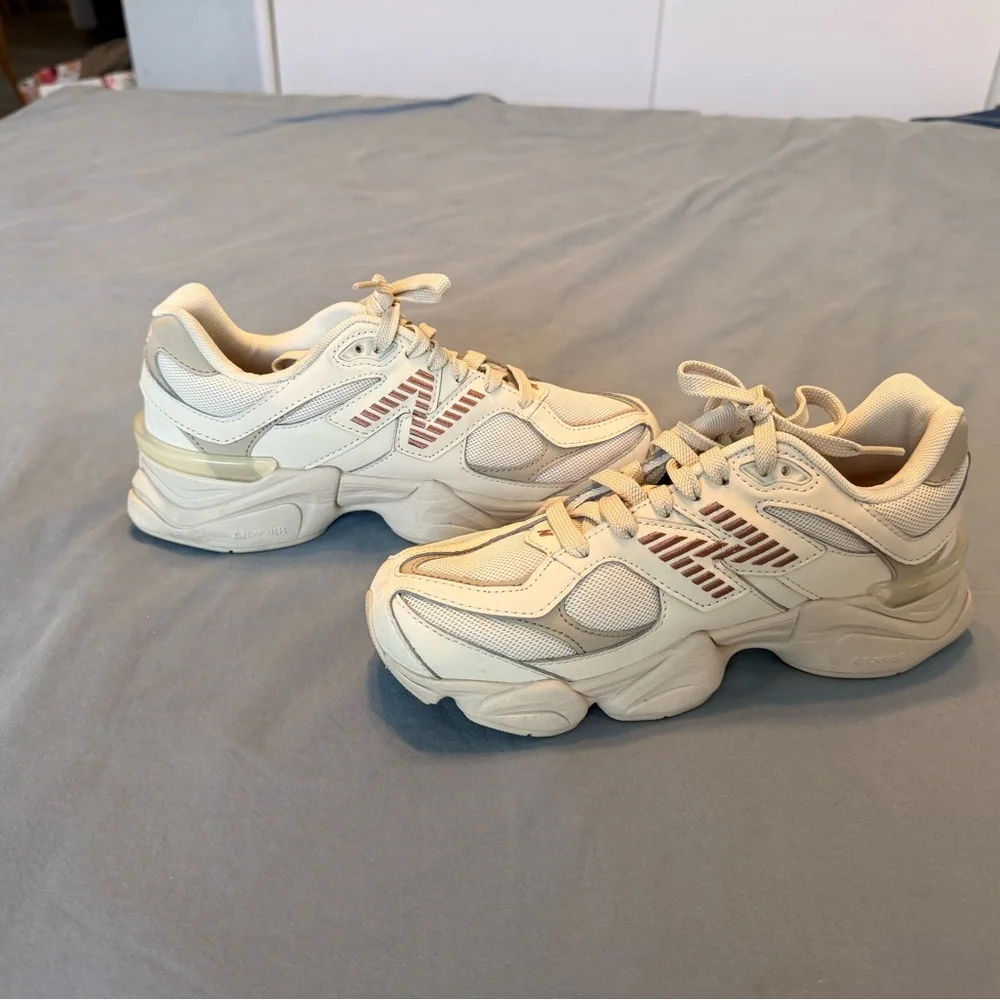 New Balance 9060 Men’s Size 6 - Picture 2 of 8